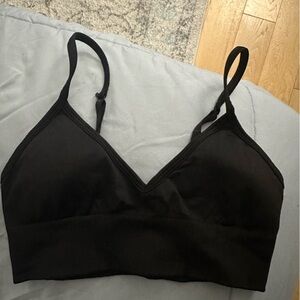 Lululemon black sports bra v neck